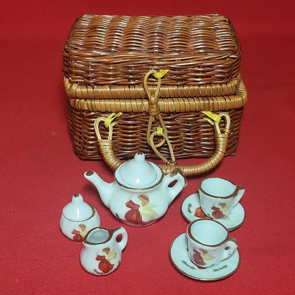 VTG Miniature Doll 9 Piece Angel Tea Set in Lined Wicker Picnic Basket